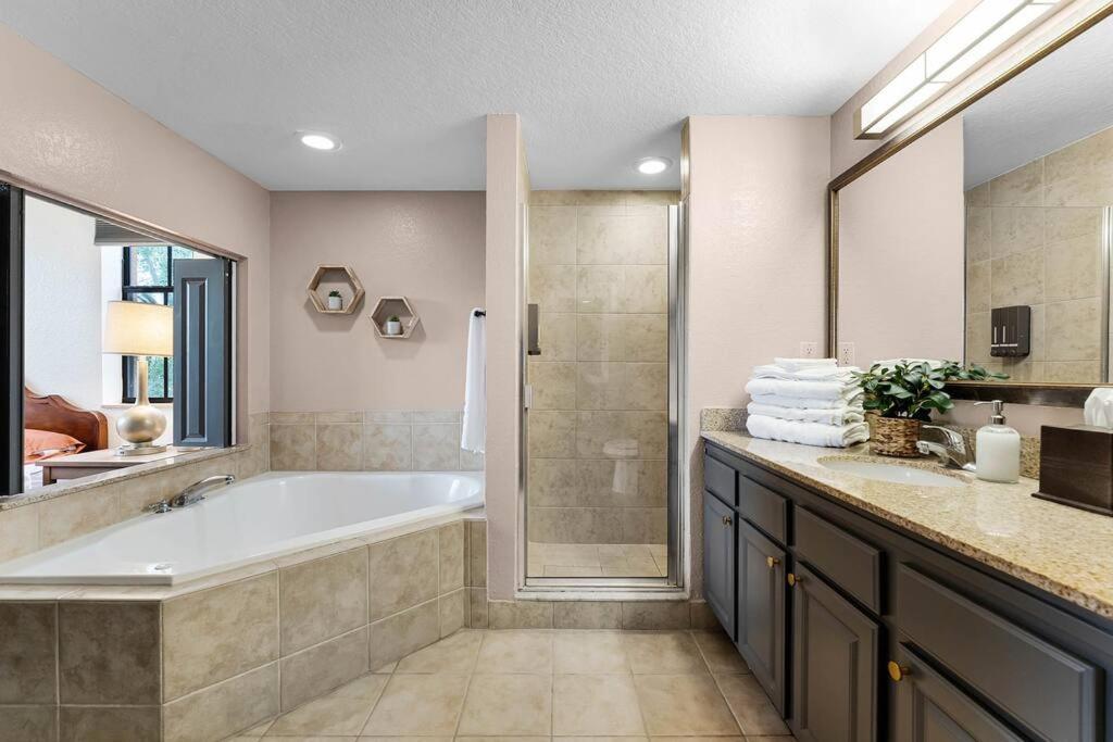 Designer Corner Suite 3Br/2Ba - Disney, Universal, Convention Center & Seaworld أورلاندو المظهر الخارجي الصورة