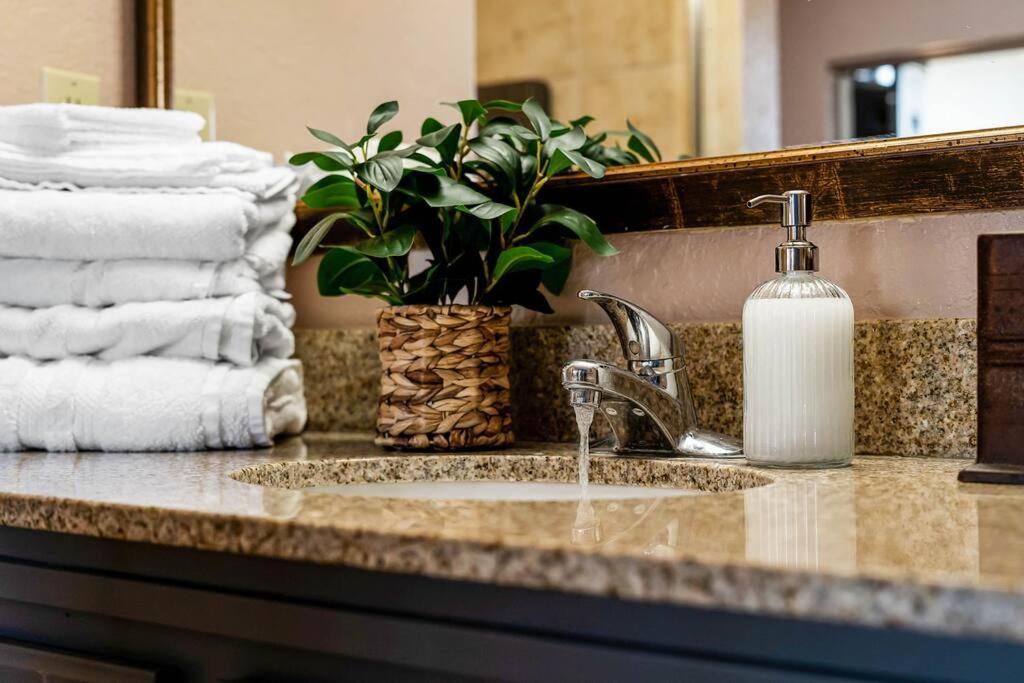 Designer Corner Suite 3Br/2Ba - Disney, Universal, Convention Center & Seaworld أورلاندو المظهر الخارجي الصورة